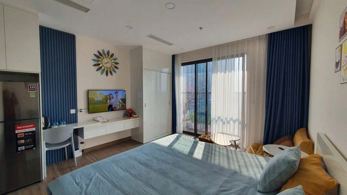 Sky Oasis Ecopark studio homestay for rent with Red River view