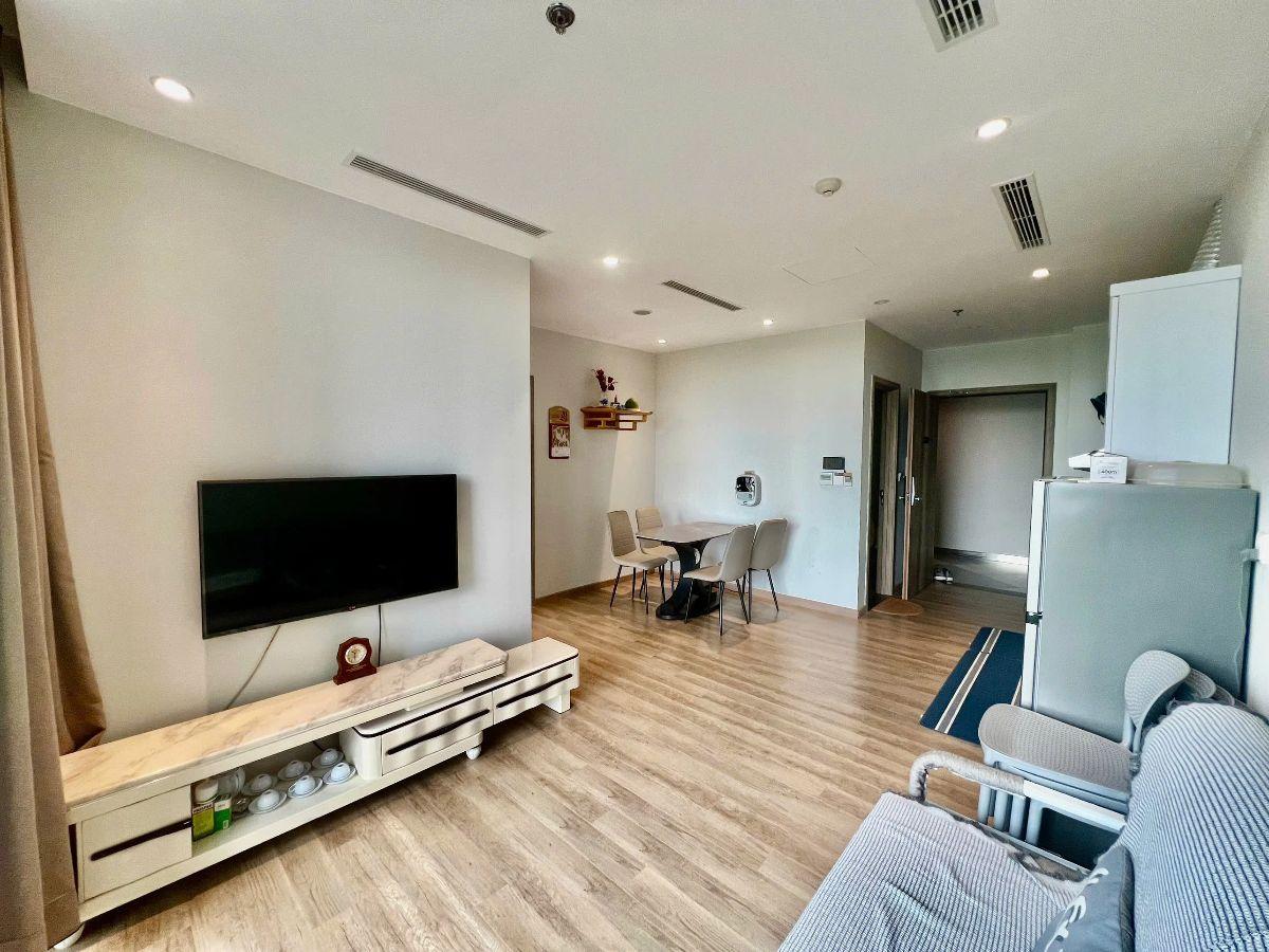 Cho thuê căn hộ 2PN Landmark 61m² full nội thất view Hồ Thiên Nga